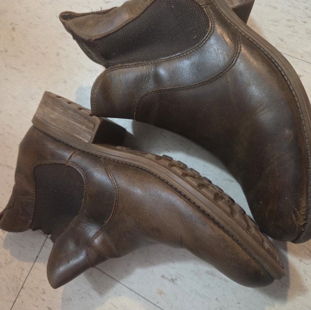 Ugg Brown Leather Chelsea Boots